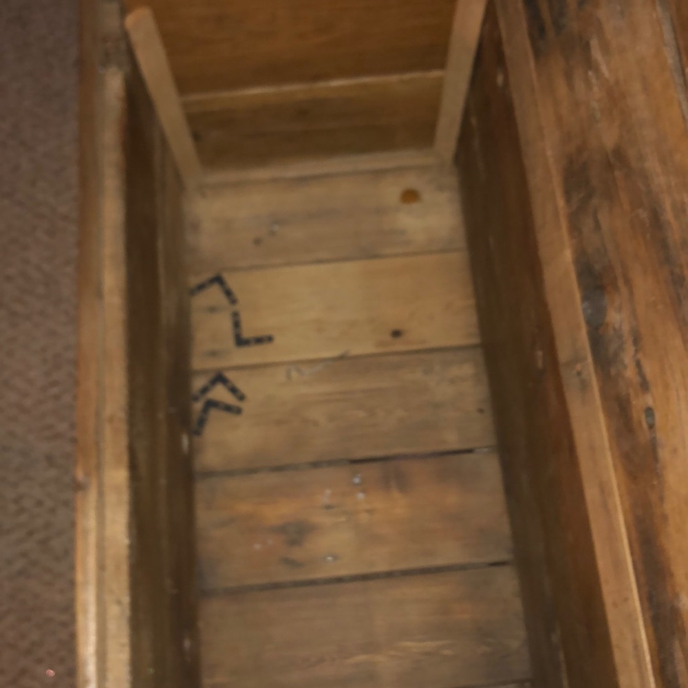 Cedar Chest - Picture 8 of 11
